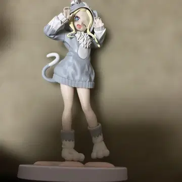 베아트리스 피규어 고양이 후드티