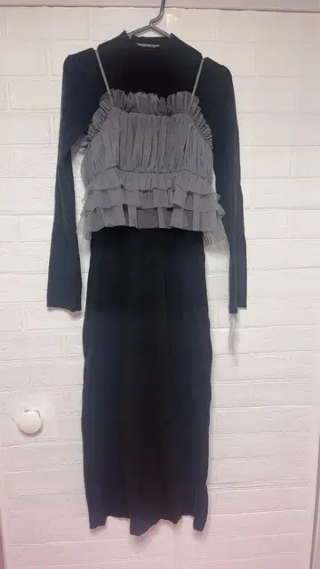 snidle 프릴 니트 원피스 새상품