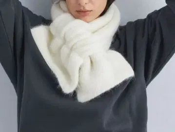 미사용 새상품 샤기 머플러 화이트 그린라벨