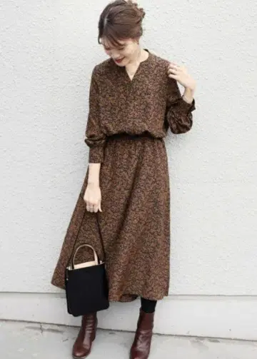 SHIPS WEB 한정 원피스 꽃무늬 브라운