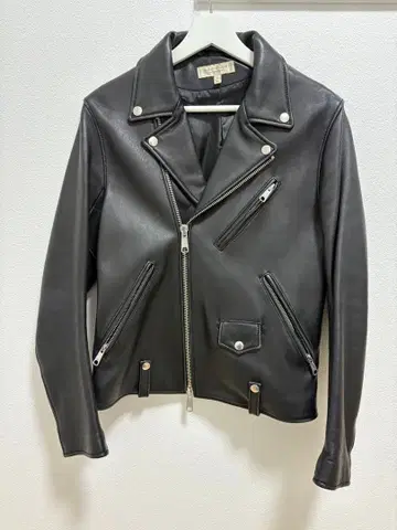 뷰티 앤 유스 라이더 자켓