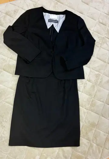 자유구 블랙 수트