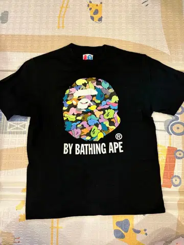 APEE 카모플라쥬 패턴 반팔 T셔츠 블랙