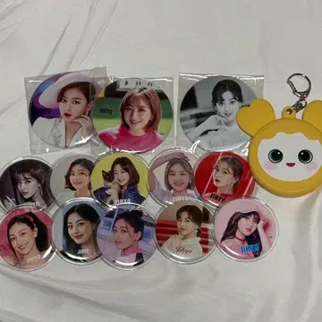 TWICE 지효 캔뱃지 모음