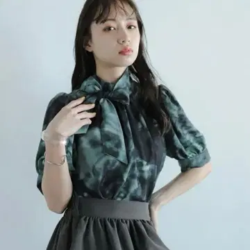 [ HARE ] 보타이 블라우스 플레어 스커트 셋업