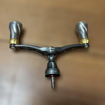 LIVRE Wing 98 더블 핸들 건메탈/골드 시마노용