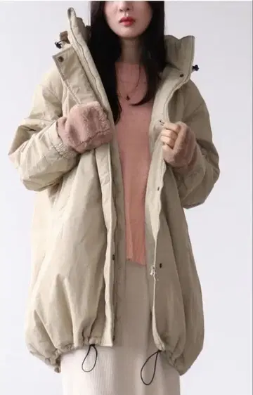 주말 최종 가격 인하 새상품 페이크 다운 코트