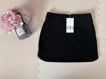 ZARA 스커트 블랙 (XS/새상품)