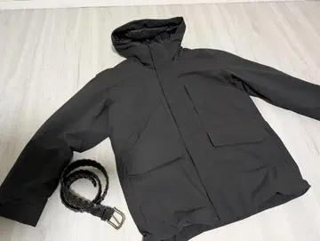 UNIQLO 하이브리드 다운 파카 블랙 S 가죽 벨트 포함