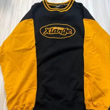 Xlarge 로고 자수 트레이닝복 블랙/옐로우 컬러