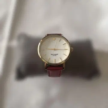 kate spade 아날로그 손목시계 골드/레드
