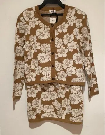 새상품 nab noel 나브노엘 니트 셋업 브라운 꽃무늬