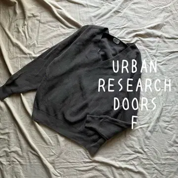 어반 리서치 도어스 V넥 니트 하찌 드롭 숄더