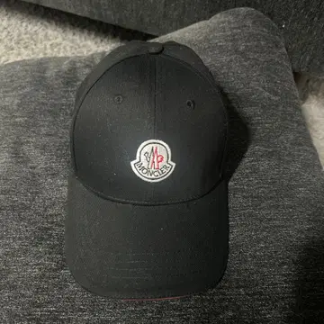 MONCLER 블랙 야구 모자