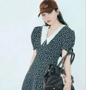 [ 새상품 ] LILY BROWN 빈티지 컬러 디자인 원피스