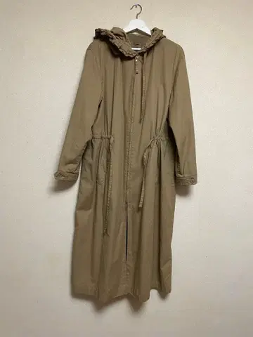 KANEKO ISAO 후드 부착 롱 코트 베이지