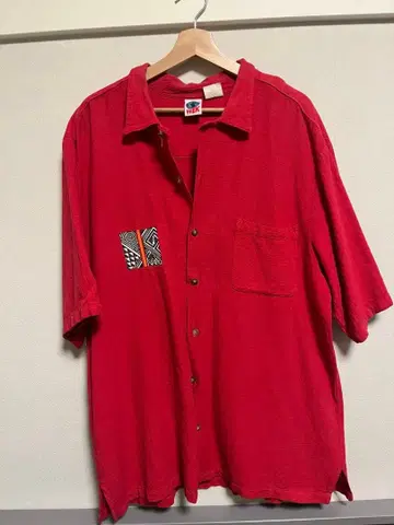 빨간색 오버 사이즈 반팔 셔츠