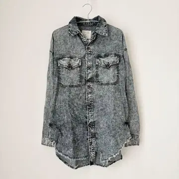 Spiral Tempt 데미지 가공 데님 셔츠 F 케미컬 워시 면
