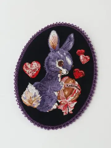 칼 헬무트 토끼 자수 패치 브로치 쁘띠 프린스 핑크하우스