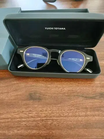 YUICHI TOYAMA U-129 ( Black/Gold )