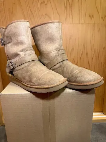 반스 27.0 베이지 스웨이드 퍼 포함 어그 부츠 빈티지