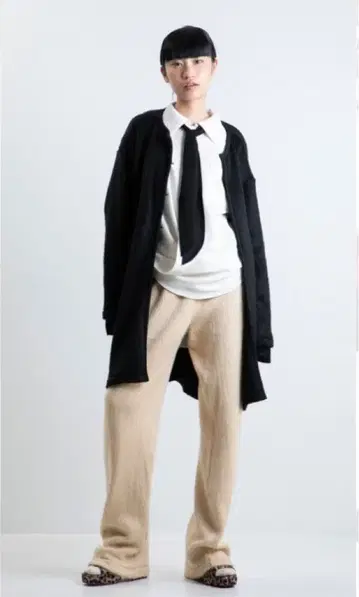 Lion gallery 샤기 이지 팬츠