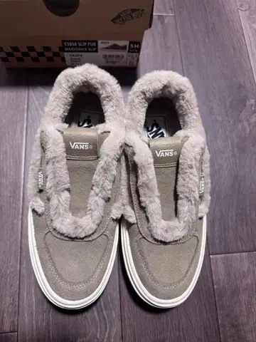 미사용 새상품 VANS 스웨이드 퍼 슬립온 스니커즈