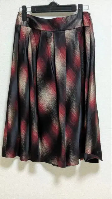 EPOCA 플레어 스커트 블랙 빨간색