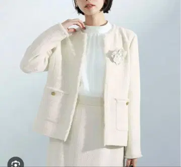 아이보리 노카라 자켓 포켓 부착