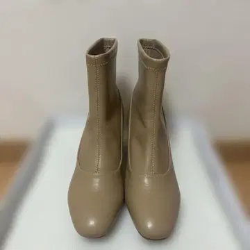 스트레치 부츠 베이지 LEPSIM