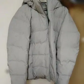 그레이 후드 부착 다운 자켓