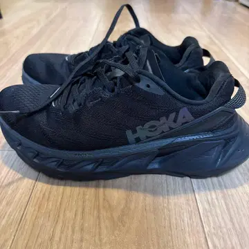 호카 오네오네 W 엘레본2