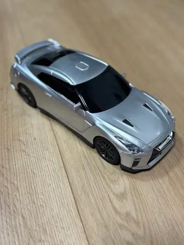 Nissan GT-R 미니카 1/18 스케일 실버 복면 순찰차