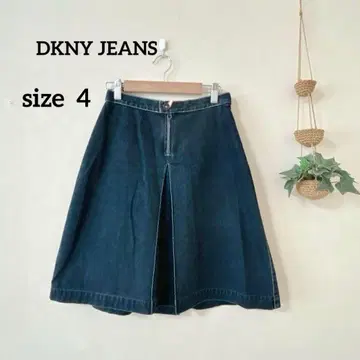 다나 캐런, DKNY JEAN 다크 블루 슬릿 스커트 무릎 위 4