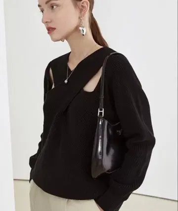 Fano Studios 크로스오버 니트 스웨터