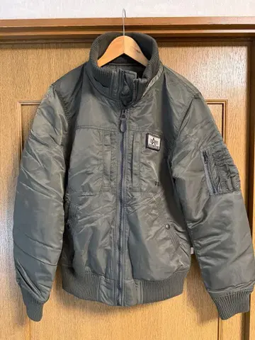 ALPHA INDUSTRIES 카키 그린