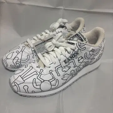 새상품 Reebok EAMES 스니커즈