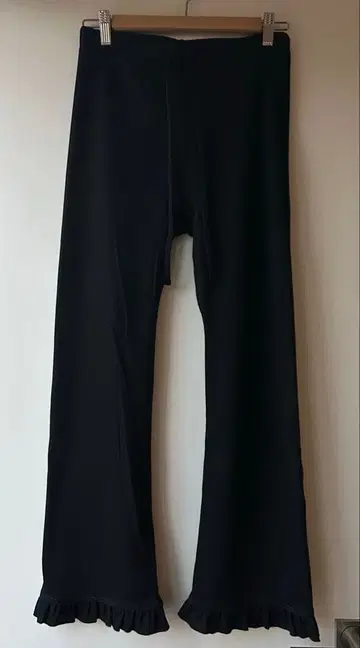 로드리리온 리브드 프릴 팬츠