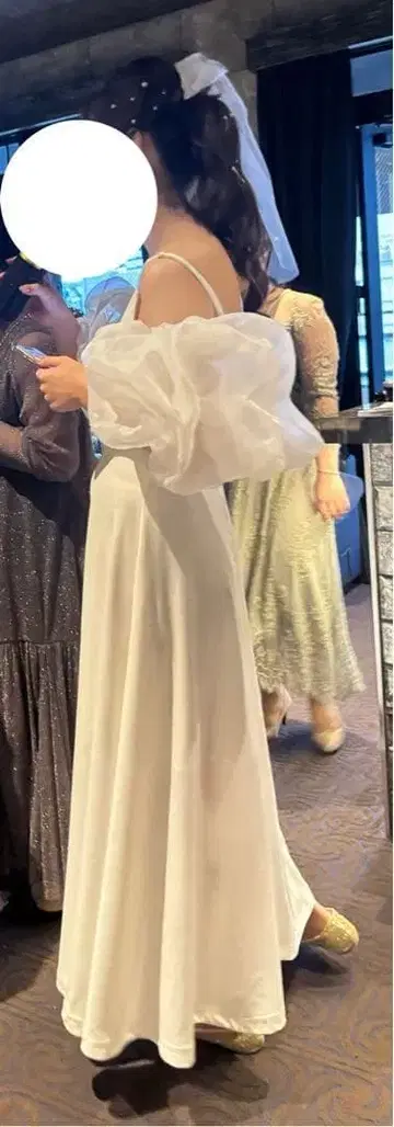 화이트 롱 드레스