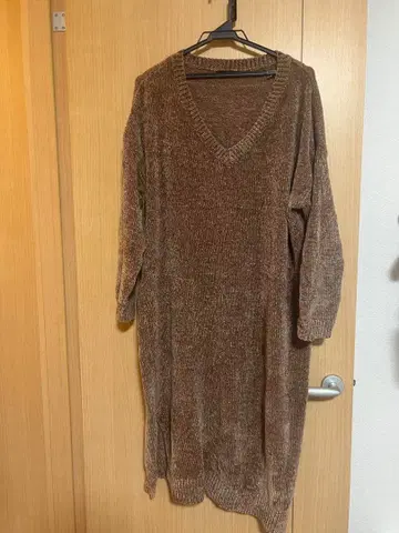 브라운 V넥 롱 니트 원피스