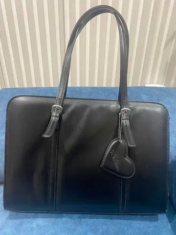 블랙 비즈니스 백 하트형 참 포함