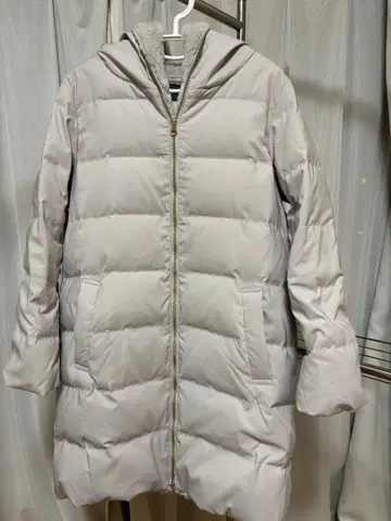 후드 부착 다운 코트 그레이