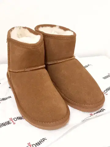 MINNETONKA 브라운 어그 부츠
