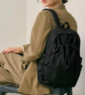 새상품급 뷰티&유스 스테디셀러 드로스트 포켓 백팩 블랙