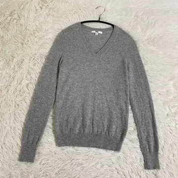 새상품급 유니클로 캐시미어 100% 니트 스웨터 S 그레이 여성용