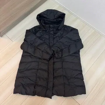 블랙 후드 부착 롱 기장 다운 자켓