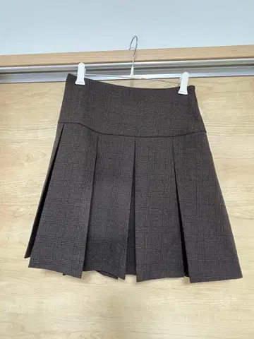 라나테크 플리츠 미니스커트 로리즈팜