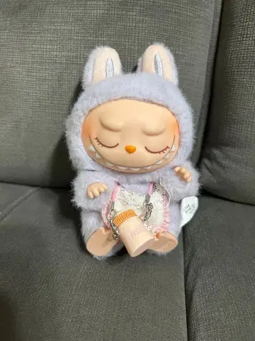 러브브 THE MONSTERS Have A Seat ZIZI 지지