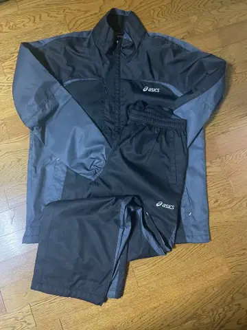 asics 윈드브레이커 상하의 세트 사이즈 O