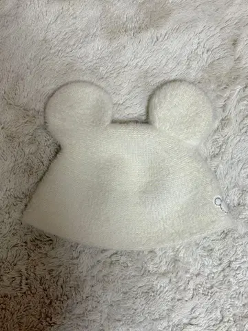 미키 귀 달린 화이트 니트 버킷햇 타입